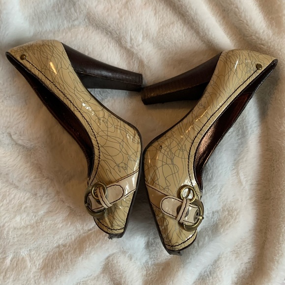 Naughty Monkey peep toe 4 inch heels, sz 8 - Picture 10 of 11